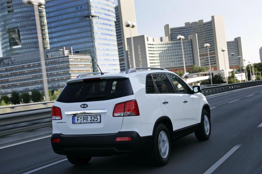  Kia Sorento 2010 года  (фото 7 из 238)